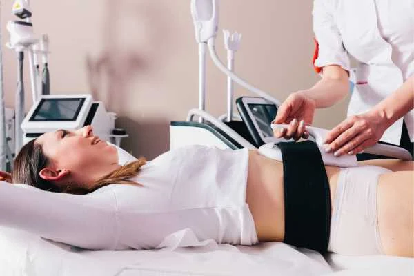 woman having body sculpting to help improve her body image and her mental health Weybridge